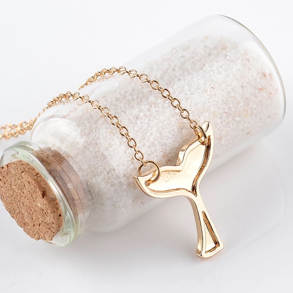 ❤️ Gorgeous Mermaid Tail Necklace- gold tone - Picture 3 of 6